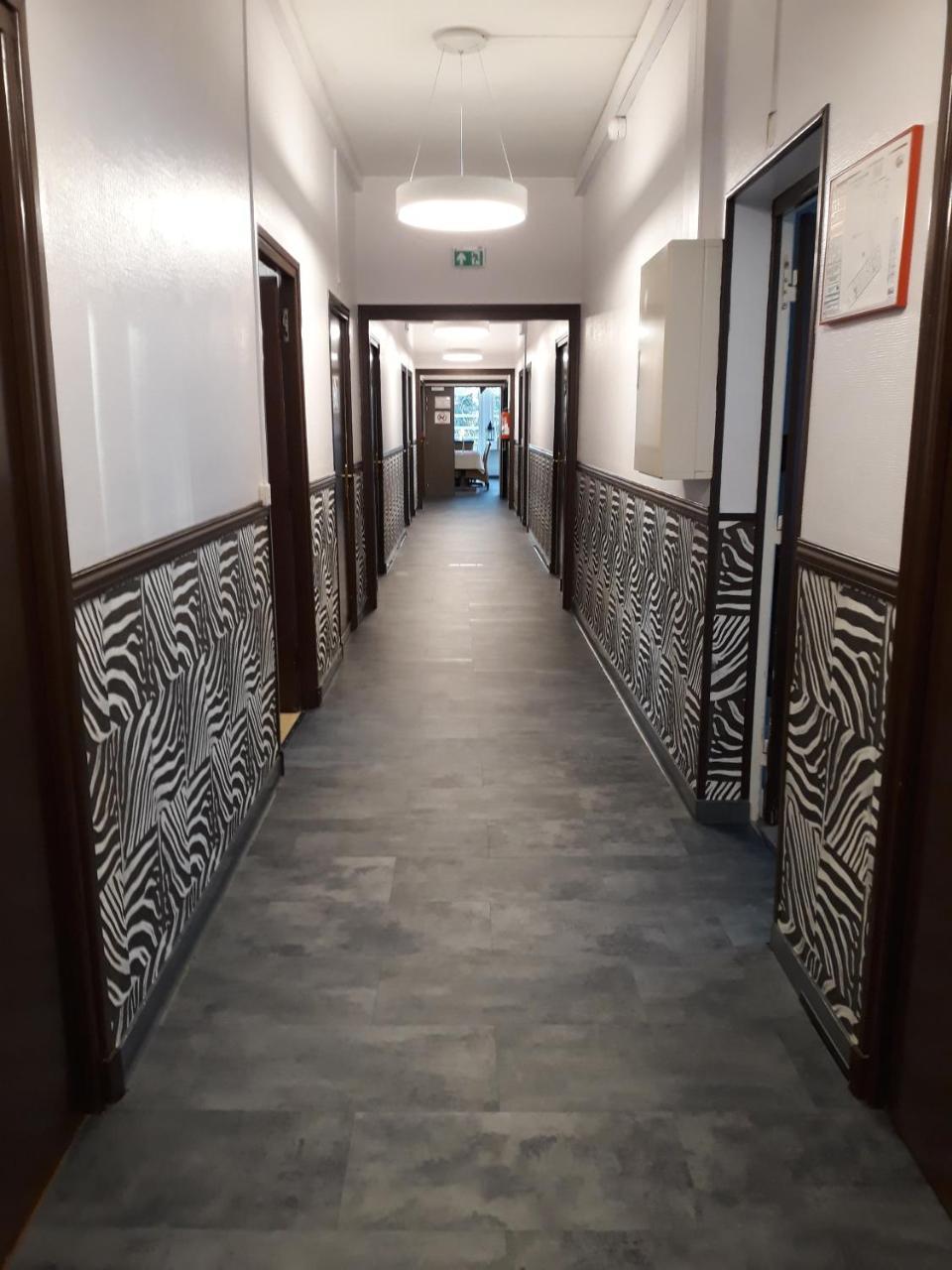 Hostellerie De La Quenoeuille Marquise Eksteriør billede